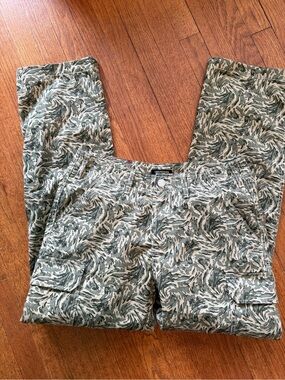 True Religion Camouflage Swirl Cargo Pants in Olive & Cream (31)